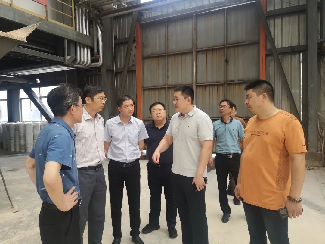 赏金国际集团党委书记、董事长章朝阳赴扬州镇江盐业公司调研